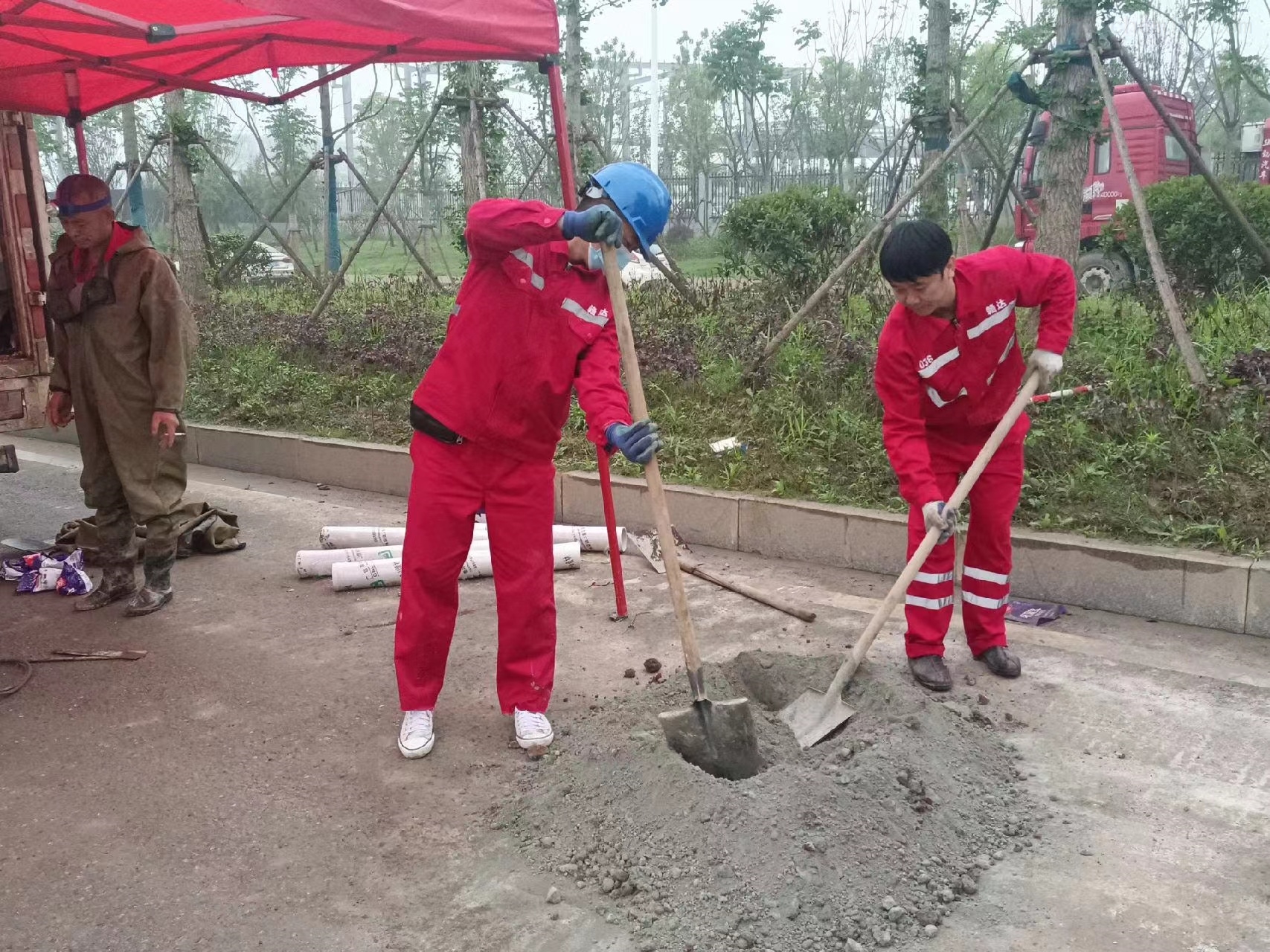 宝兴管道疏通哪家好】及时进行市政管道清淤